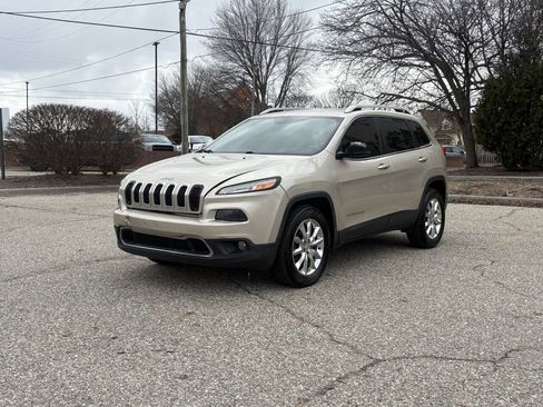 Used 2015 Jeep Cherokee Limited image 2