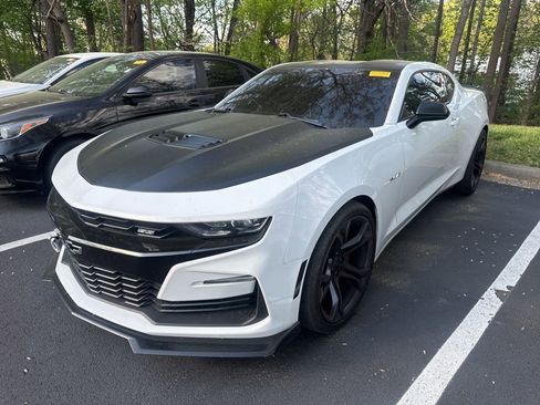 Used 2019 Chevrolet Camaro SS image 3