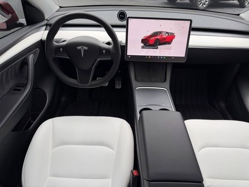 Used 2022 Tesla Model Y Performance image 15