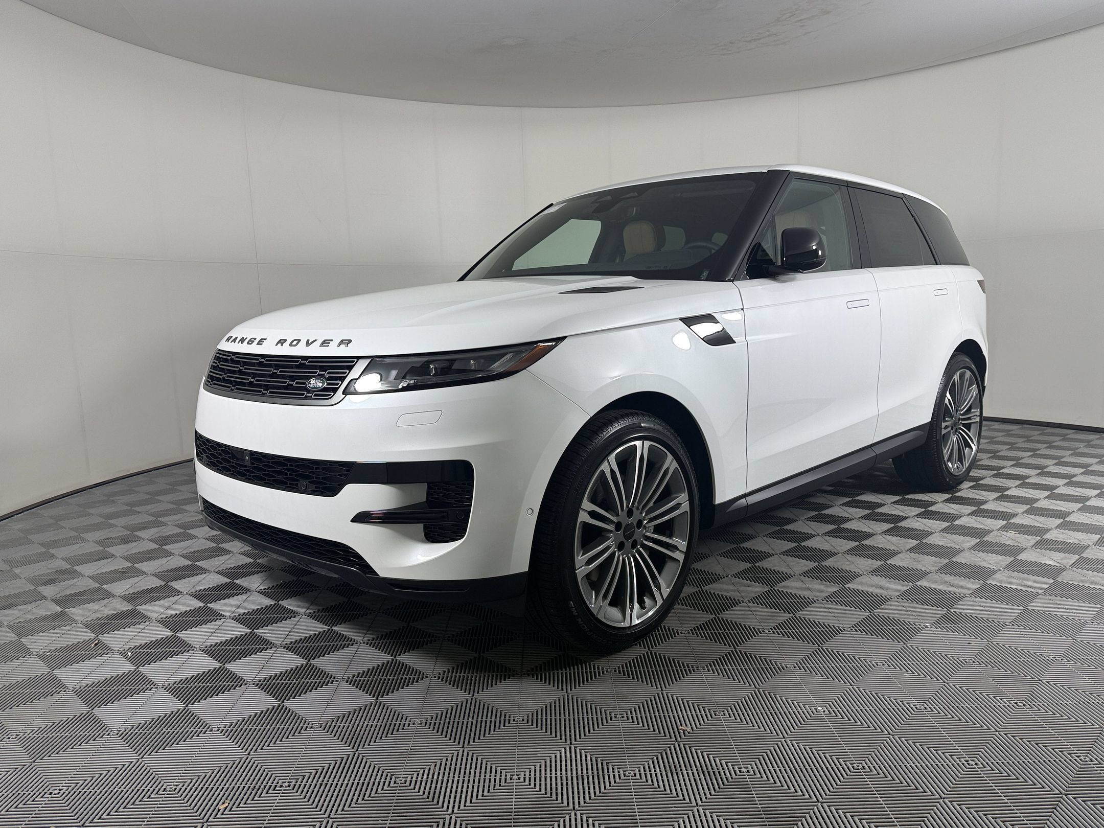 New 2027 Land Rover Range Rover Sport SE AWD/4WD image 1
