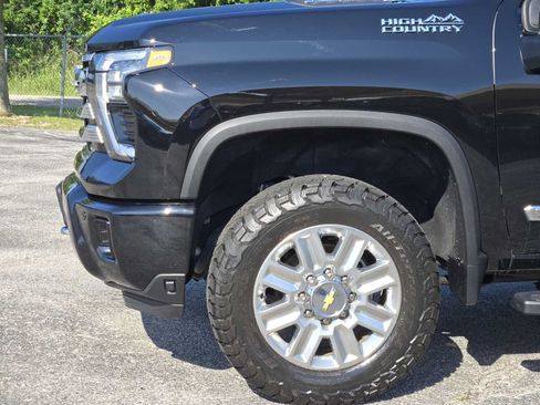 Certified 2024 Chevrolet Silverado 2500 High Country w/ High Country Premium Package AWD/4WD image 8