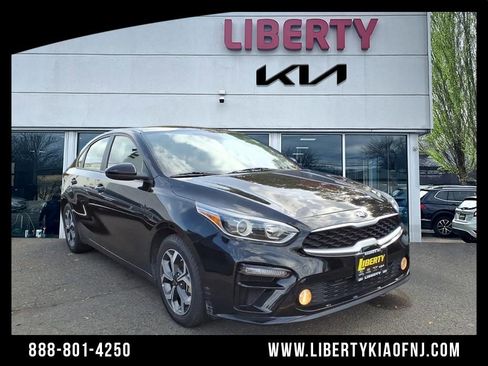 Certified 2021 Kia Forte LXS image 1
