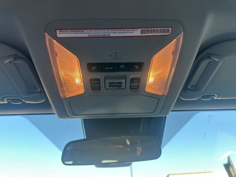 Used 2021 Toyota RAV4 XLE Premium image 21