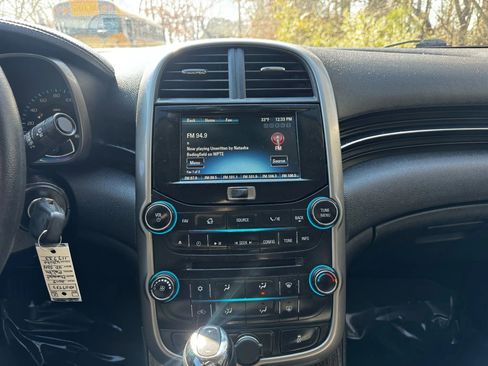 Used 2015 Chevrolet Malibu LT image 14