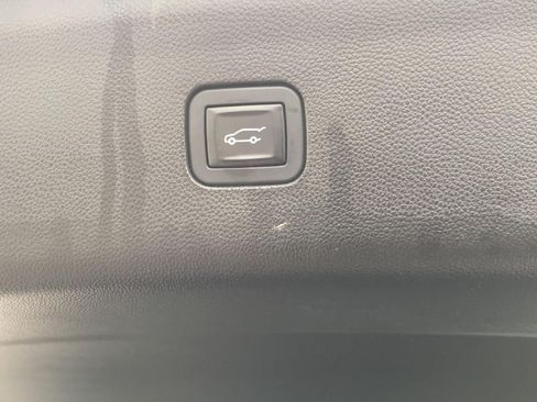 Used 2018 Buick Enclave Essence w/ Trailering Package AWD/4WD image 13