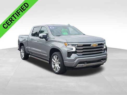 Certified 2025 Chevrolet Silverado 1500 High Country w/ High Country Premium Package AWD/4WD image 3