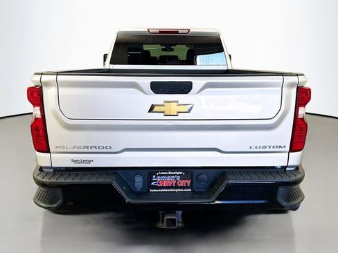 Used 2022 Chevrolet Silverado 2500 Custom w/ Custom Value Package image 7