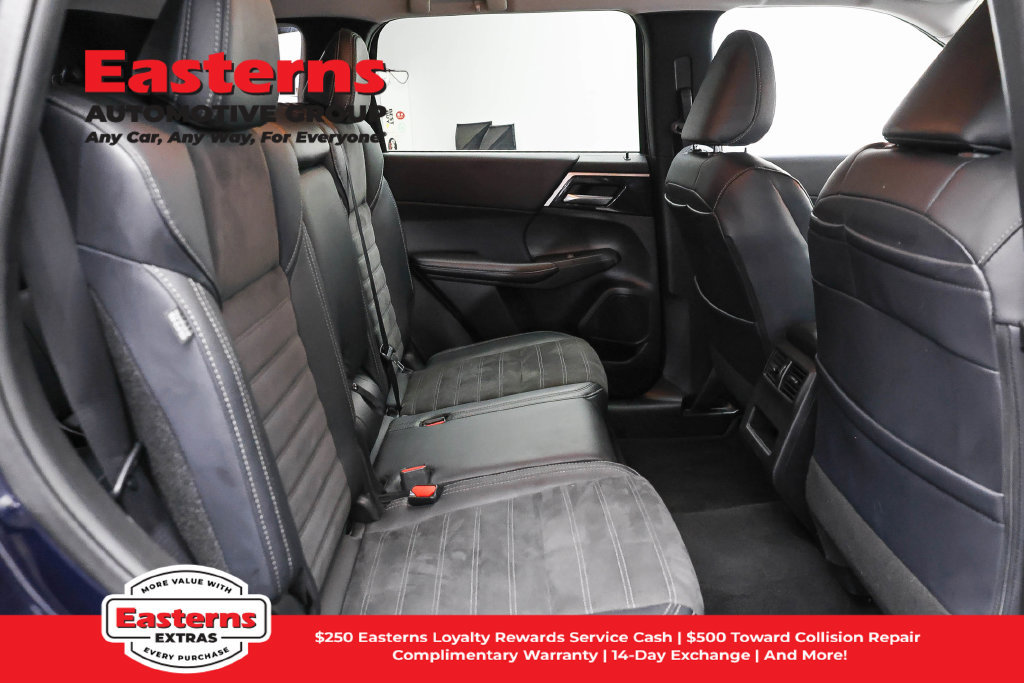 Used 2024 Mitsubishi Outlander SE FWD image 23