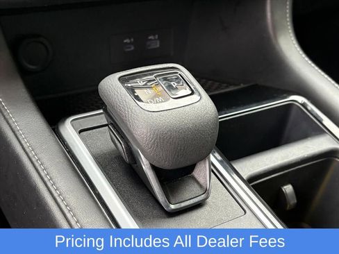 Used 2024 Nissan Pathfinder SV FWD image 25