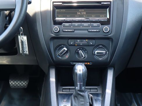 Used 2012 Volkswagen Jetta TDI FWD image 12