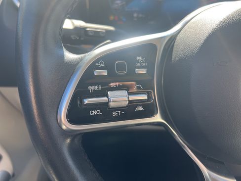 Used 2023 Mercedes-Benz GLA 250 4MATIC w/ Premium Package image 19