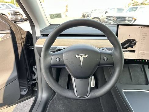 Used 2025 Tesla Model Y Performance AWD/4WD image 15