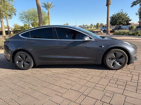Used 2019 Tesla Model 3 Standard Range image 2