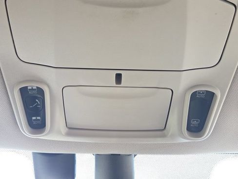 Used 2018 Chrysler Pacifica Limited w/ Advanced Safetytec Group FWD image 33