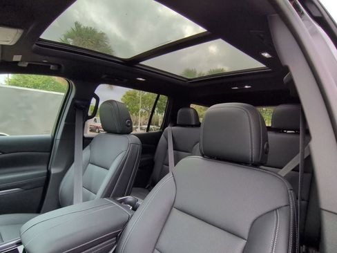 New 2026 Chevrolet Traverse LT w/ Sun and Wheel Package FWD image 20