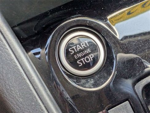 Used 2022 Nissan Kicks S image 31