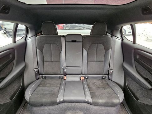 Used 2022 Volvo C40 P8 Recharge Ultimate image 8