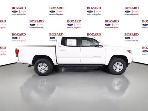 Used 2022 Toyota Tacoma SR5 w/ Technology Package RWD image 9