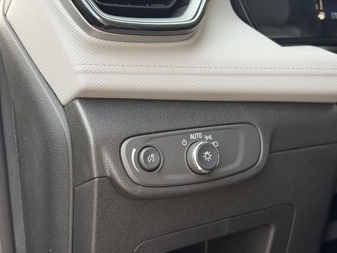 New 2026 Chevrolet TrailBlazer LT w/ LT Cold Weather Package FWD image 19