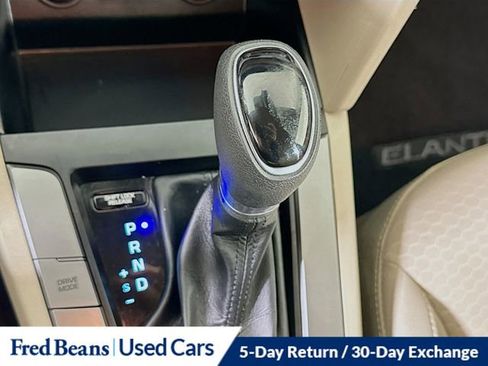 Used 2020 Hyundai Elantra SE image 17