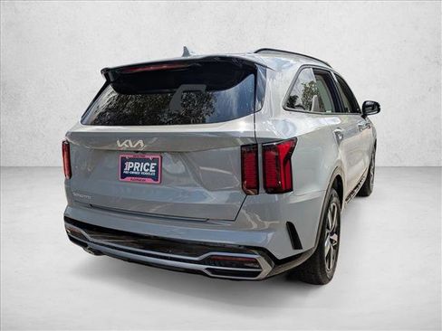 Used 2023 Kia Sorento EX w/ Panoramic Sunroof Package image 5