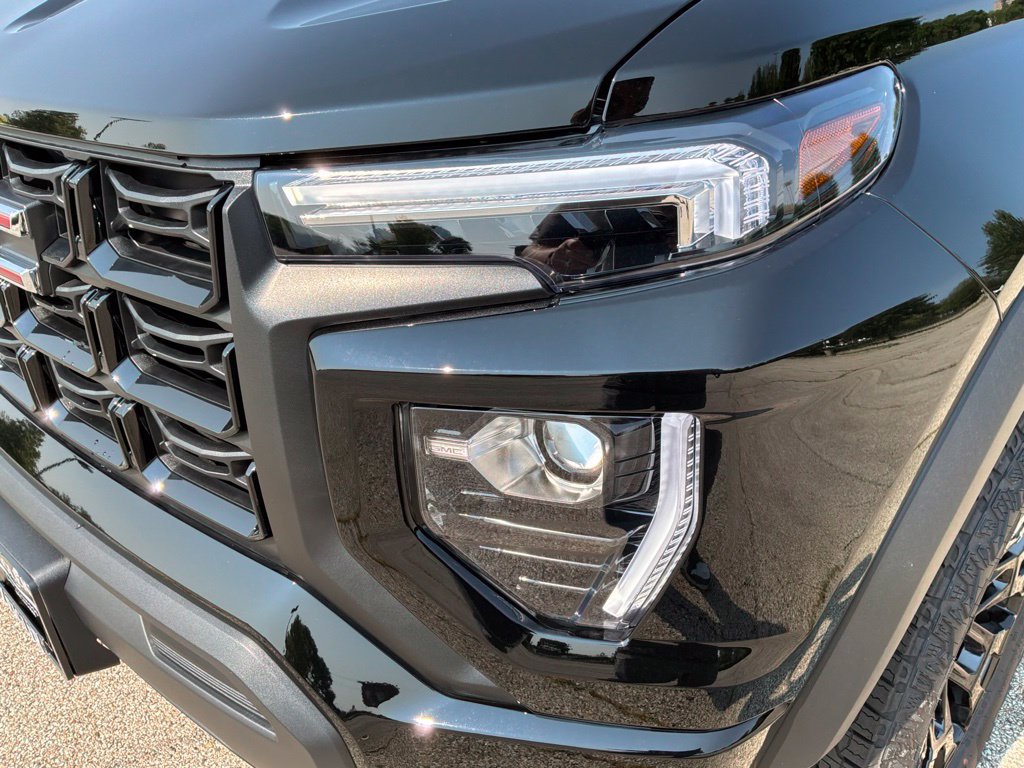 New 2026 GMC Canyon Elevation w/ Technology Package AWD/4WD image 13
