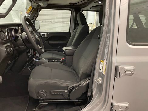 Used 2018 Jeep Wrangler Unlimited Sport AWD/4WD image 16