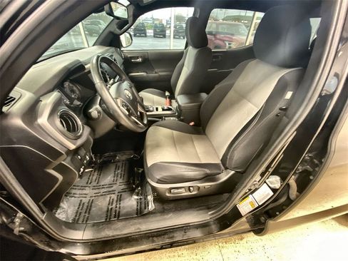 Used 2021 Toyota Tacoma TRD Off-Road image 5