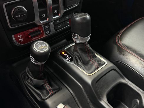 Used 2021 Jeep Wrangler Rubicon AWD/4WD image 22