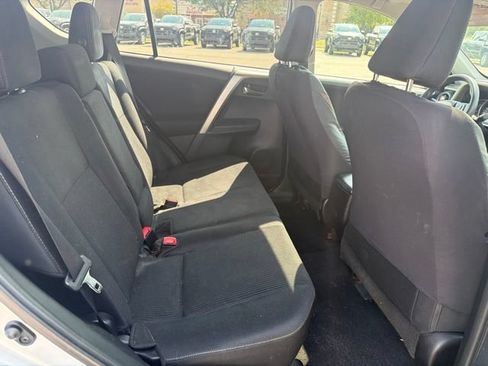 Used 2014 Toyota RAV4 XLE AWD/4WD image 9