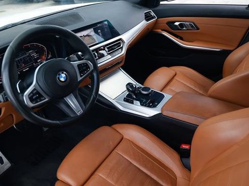 Used 2019 BMW 330i Sedan w/ M Sport Package RWD image 6