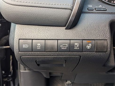Used 2022 Toyota Camry SE w/ Cold Weather Package image 22