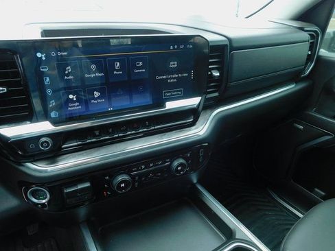 Used 2024 Chevrolet Silverado 2500 LTZ w/ LTZ Convenience Package image 16