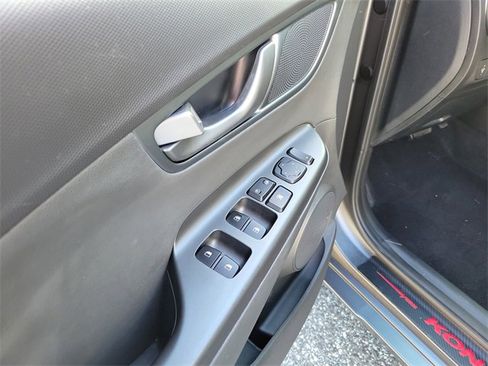 Used 2019 Hyundai Kona Ultimate image 9