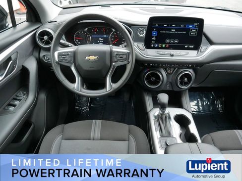 Used 2025 Chevrolet Blazer LT AWD/4WD image 17