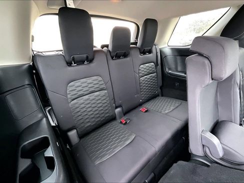 Used 2022 Nissan Pathfinder SV image 26