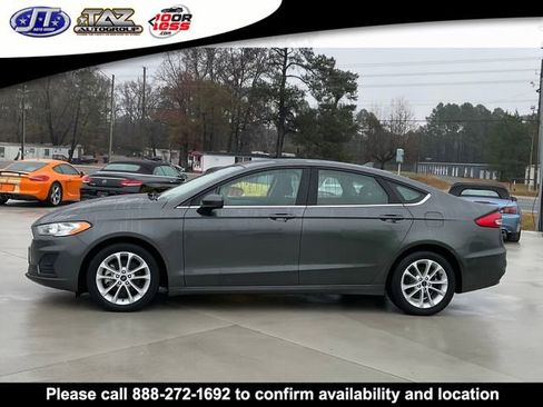 Used 2020 Ford Fusion SE image 4