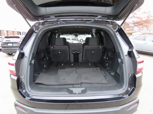 Used 2023 Honda Pilot Sport image 12