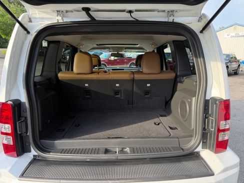 Used 2012 Jeep Liberty Limited AWD/4WD image 13