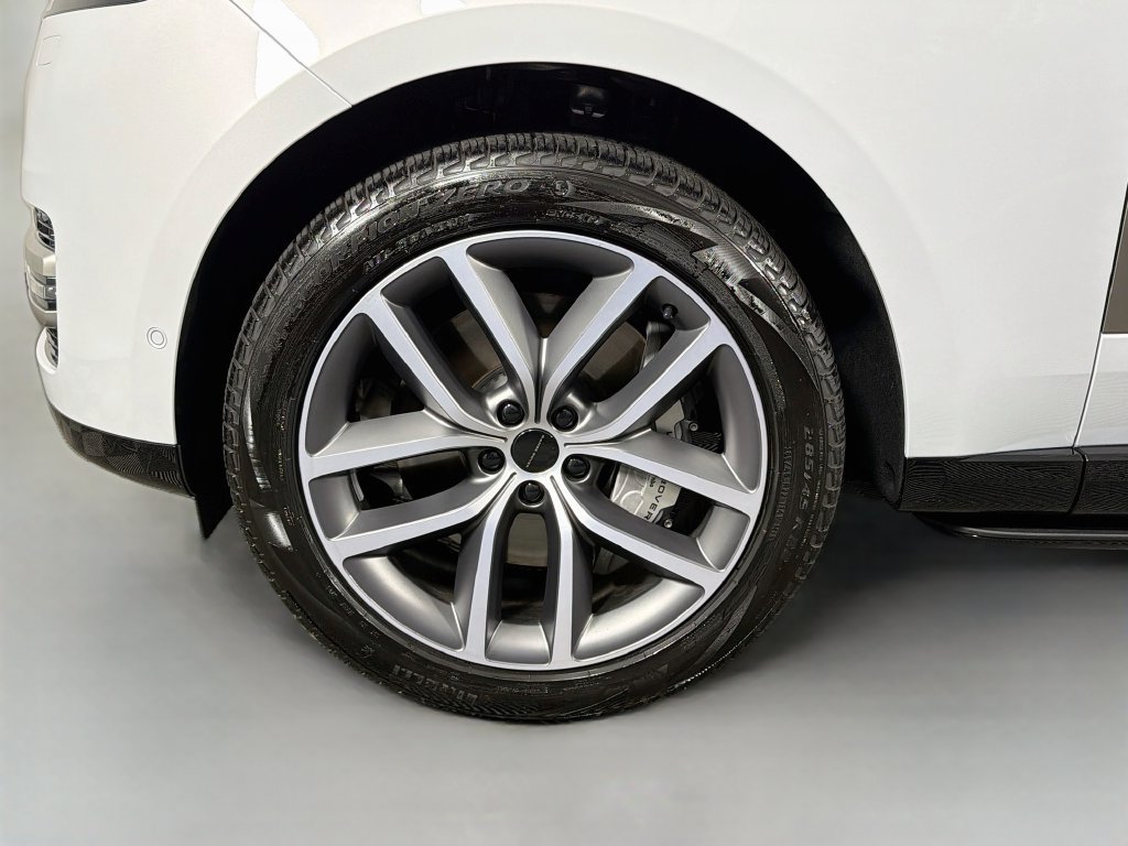 Used 2026 Land Rover Range Rover SE AWD/4WD image 33