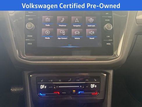Certified 2023 Volkswagen Tiguan SE w/ Panoramic Sunroof Package image 21