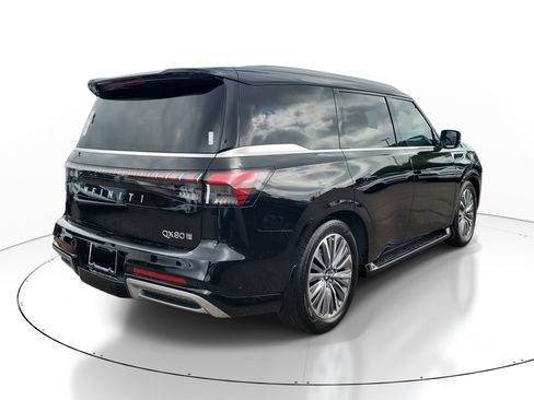 New 2026 INFINITI QX80 Luxe image 3