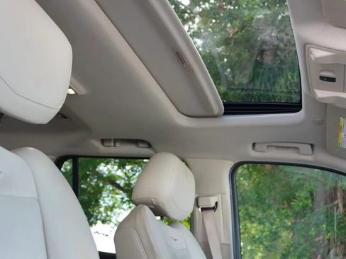 Used 2017 Cadillac Escalade Luxury RWD image 12
