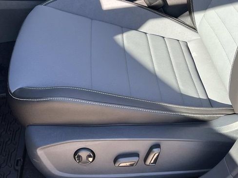 New 2026 Volkswagen Jetta SE FWD image 13