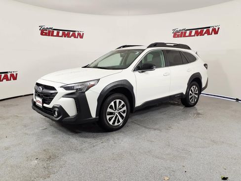 Used 2025 Subaru Outback Premium AWD/4WD image 3