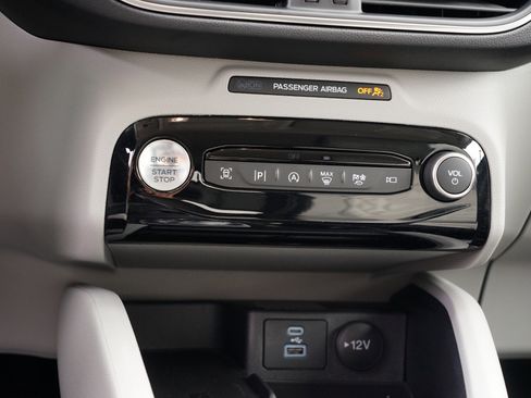 Used 2023 Ford Escape Platinum w/ Premium Technology Package image 27