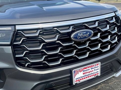 Used 2025 Ford Explorer Platinum w/ Ultimate Package RWD image 27