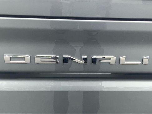 Used 2020 GMC Sierra 1500 Denali w/ Denali Ultimate Package AWD/4WD image 7