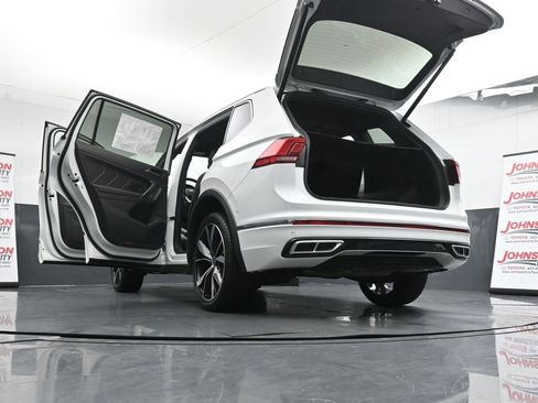 Used 2024 Volkswagen Tiguan SEL R-Line image 45