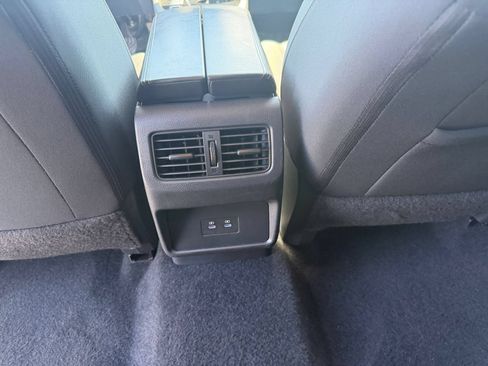 Used 2025 Nissan Rogue SV FWD image 24